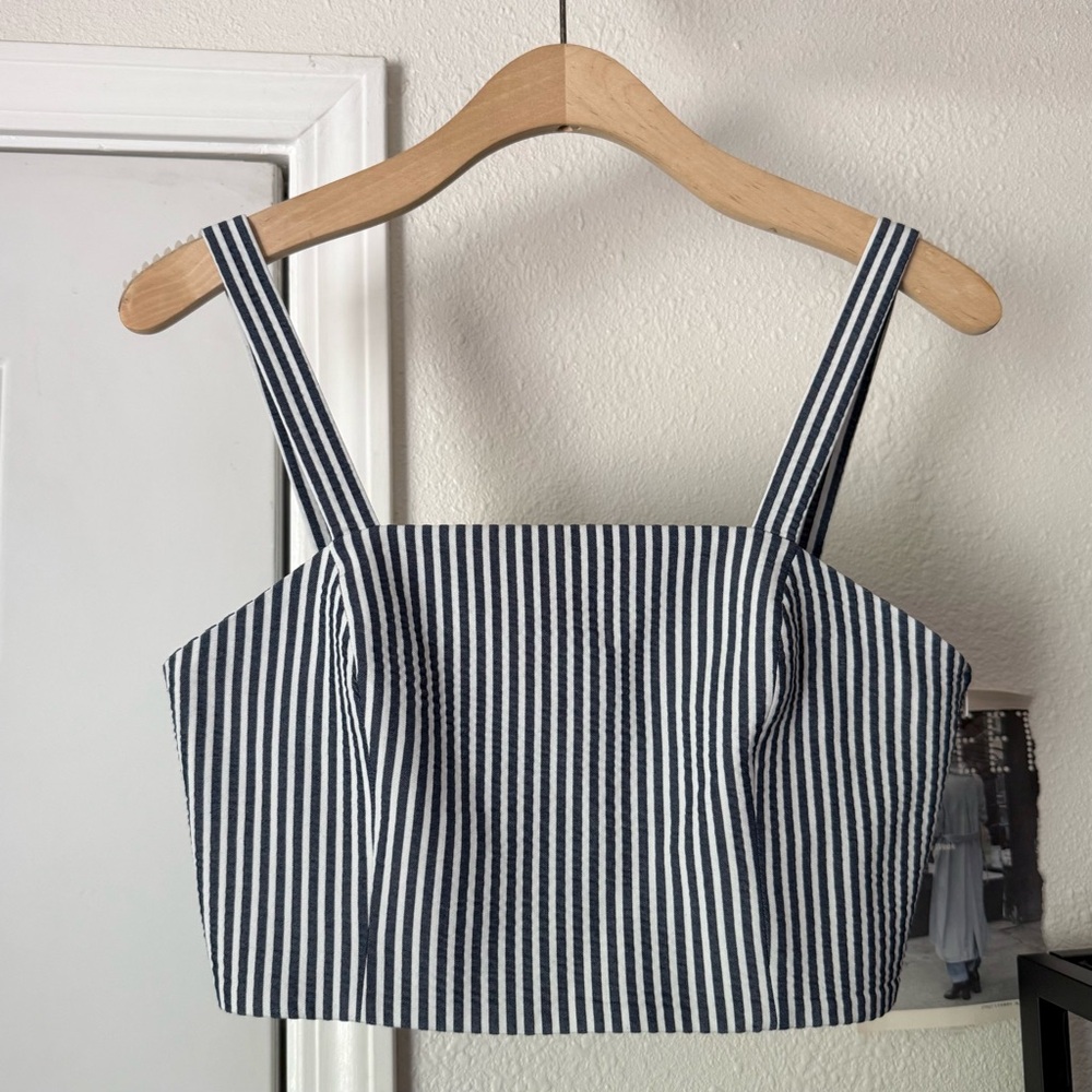 VAKKORAMA blue white striped‎ seersucker cropped square neck tank top